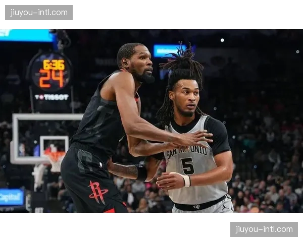 马刺助攻失误比保持优秀，团队传导球体系运转流畅